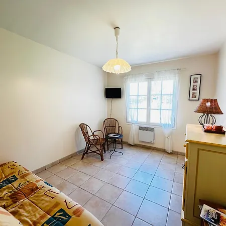 Maison A Pour 2-3 Pers Avec Grand Jardin - Fr-1-709-99 Nyaraló Fouras