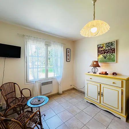 Maison A Pour 2-3 Pers Avec Grand Jardin - Fr-1-709-99